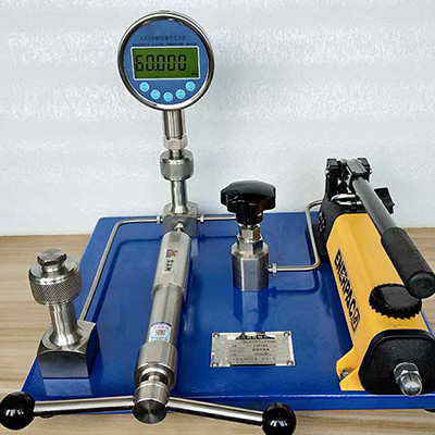 精密数字压力表