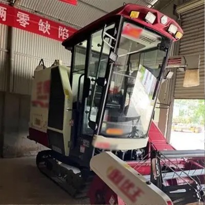 履带式收割机