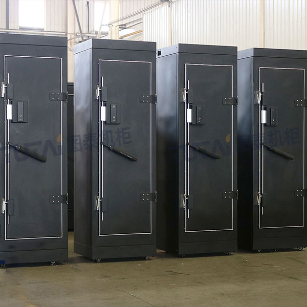 屏蔽机柜