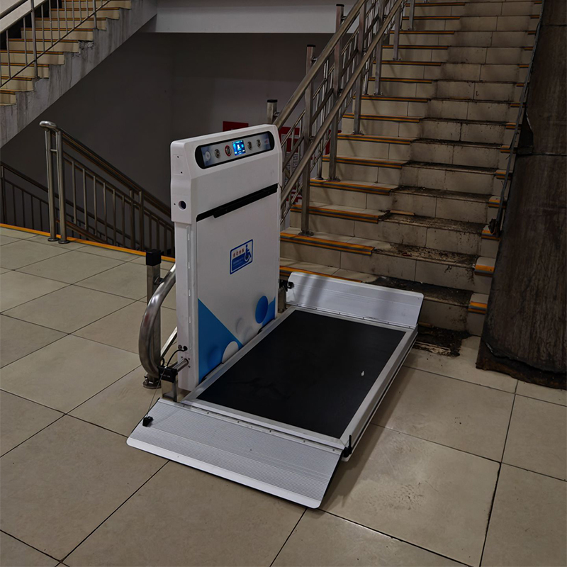 轮椅式升降机