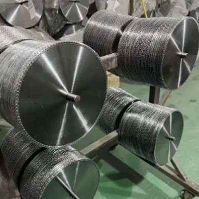 铝型材锯片,镶齿合金锯片,镶齿锯片,飞锯锯片,高速钢圆锯片