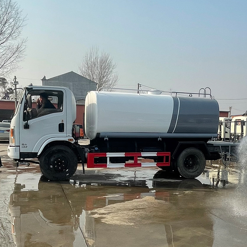 雾炮洒水车