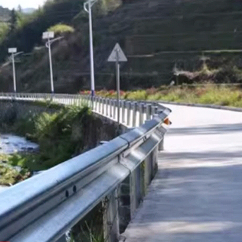公路波形护栏