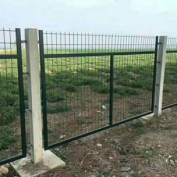 高速公路护栏网、光伏护栏网