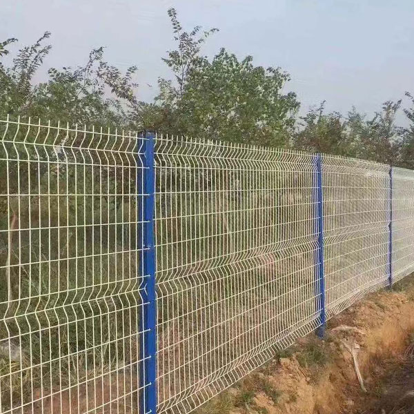 高速公路护栏网、光伏护栏网