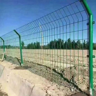 高速公路护栏网、光伏护栏网