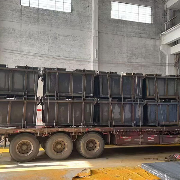 钢格构柱